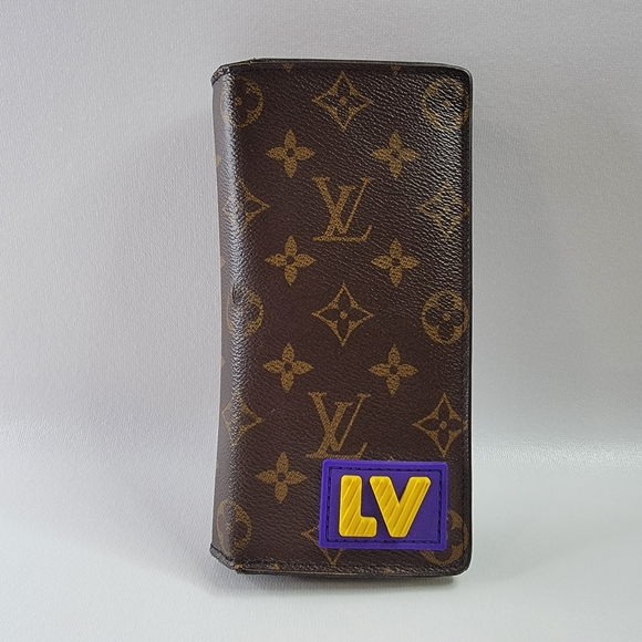 LOUIS VUITTON LV Logo Rubber Patch Brazza Long Wallet - Picture 1 of 13